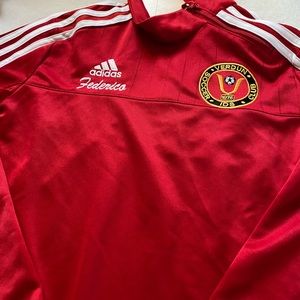 Beautiful adidas tp very nice brand new